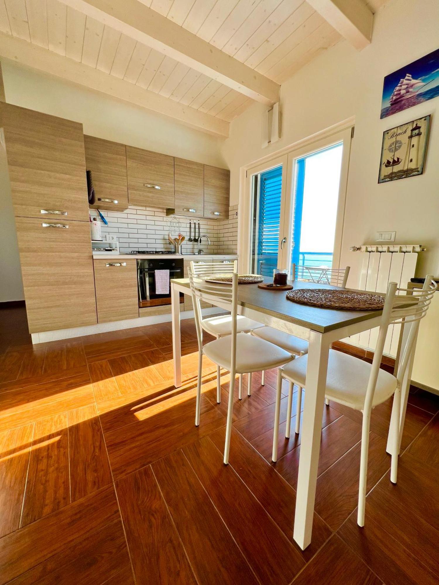 Apartamento Alba Suite-rome Airport Fco-fronte Mare